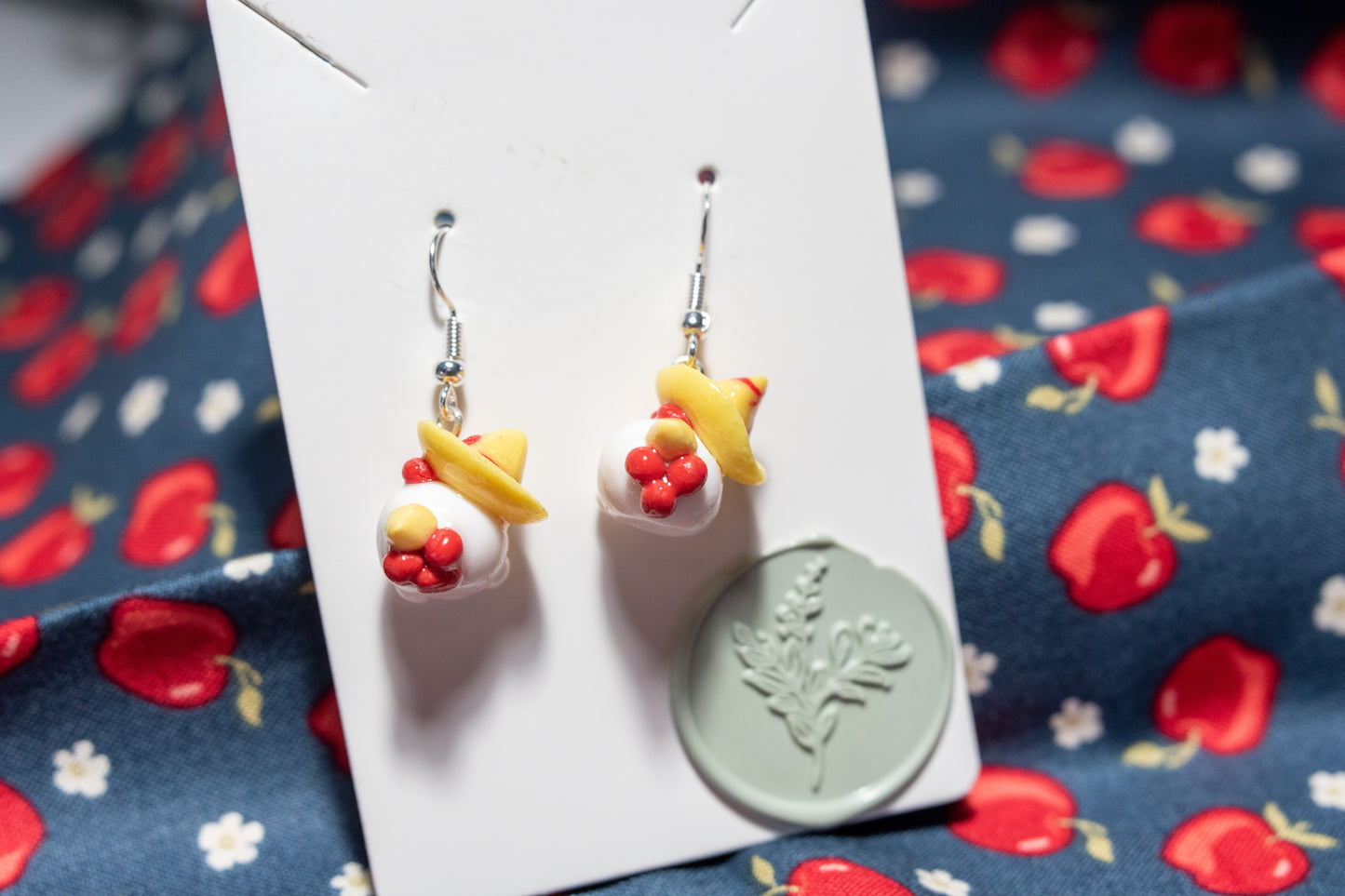 Señor Henrique Chicken earrings