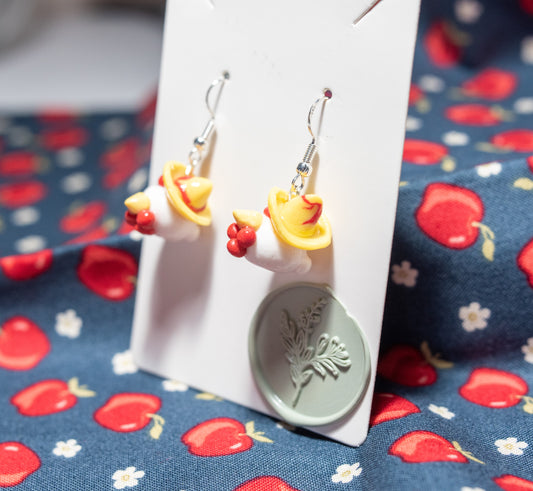 Señor Henrique Chicken earrings
